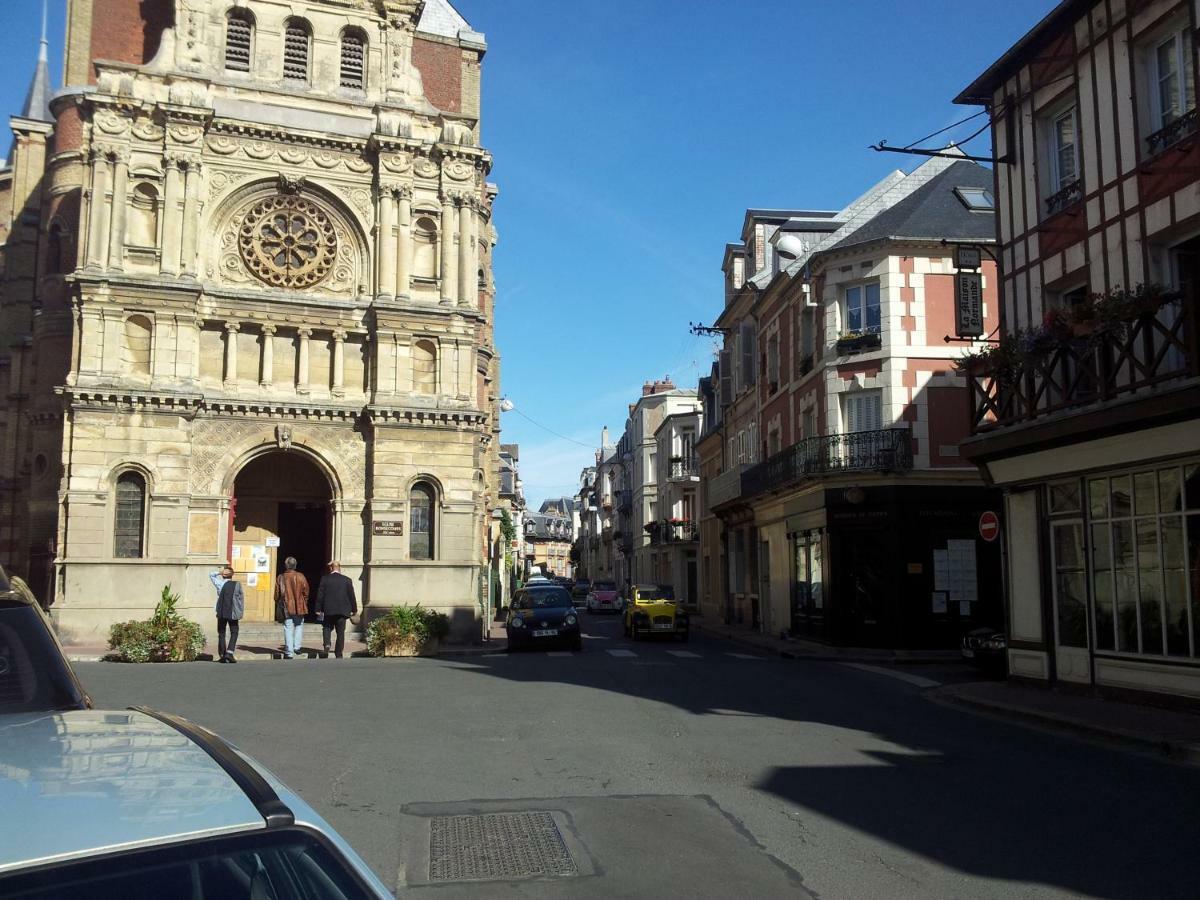 Le Capitaine Jack Lägenhet Trouville-sur-mer Exteriör bild